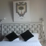 Castello Di Montignano Relais & Üdülőközpont Massa Martana
